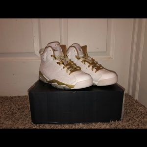 Air Jordan Retro 6 golden moments